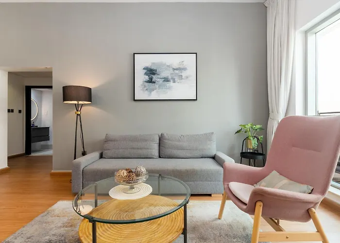 White Sage - Fountain View Stylish Apt With Spacious Terrace